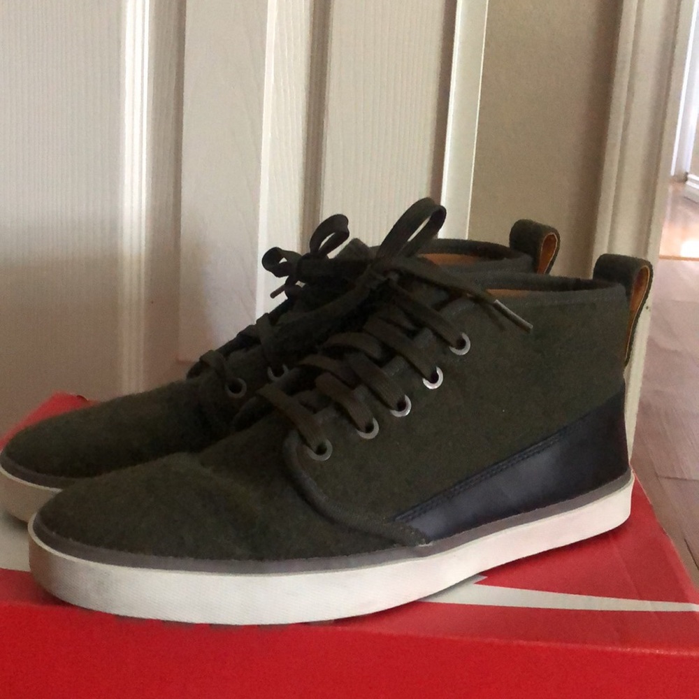 Timberland Mid Rise Shoe - Picture 2 of 3